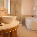 Trueffel 4* ויסבאדן